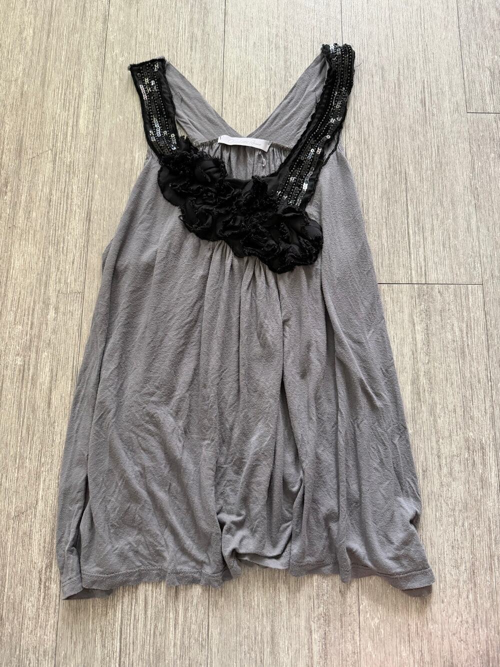 Y2k Charlotte Russe Sleeveless Gray Top Black Trim V-Neck Sequins